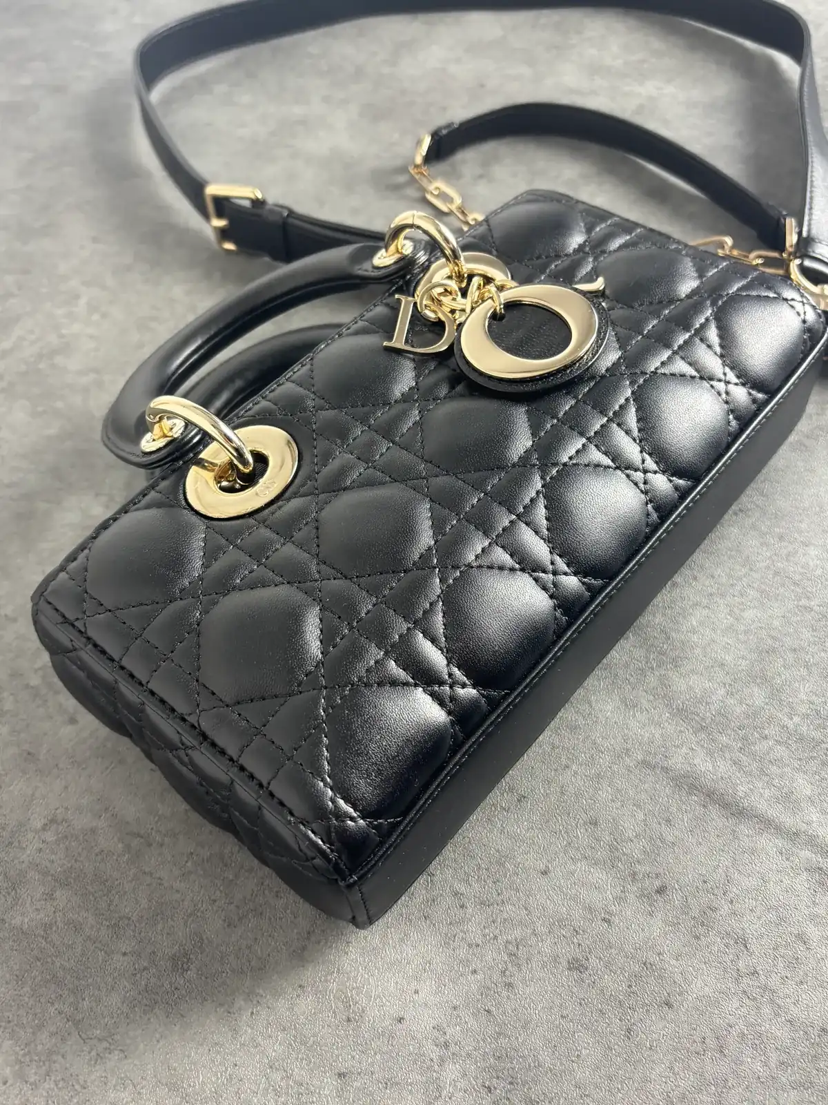 Dior 핑크 → 블랙 전체염색 작업 후